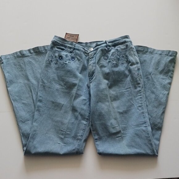 LAFEI- NIER Woman's Jeans Light Blue W Swarovski Crystals - Picture 8 of 16